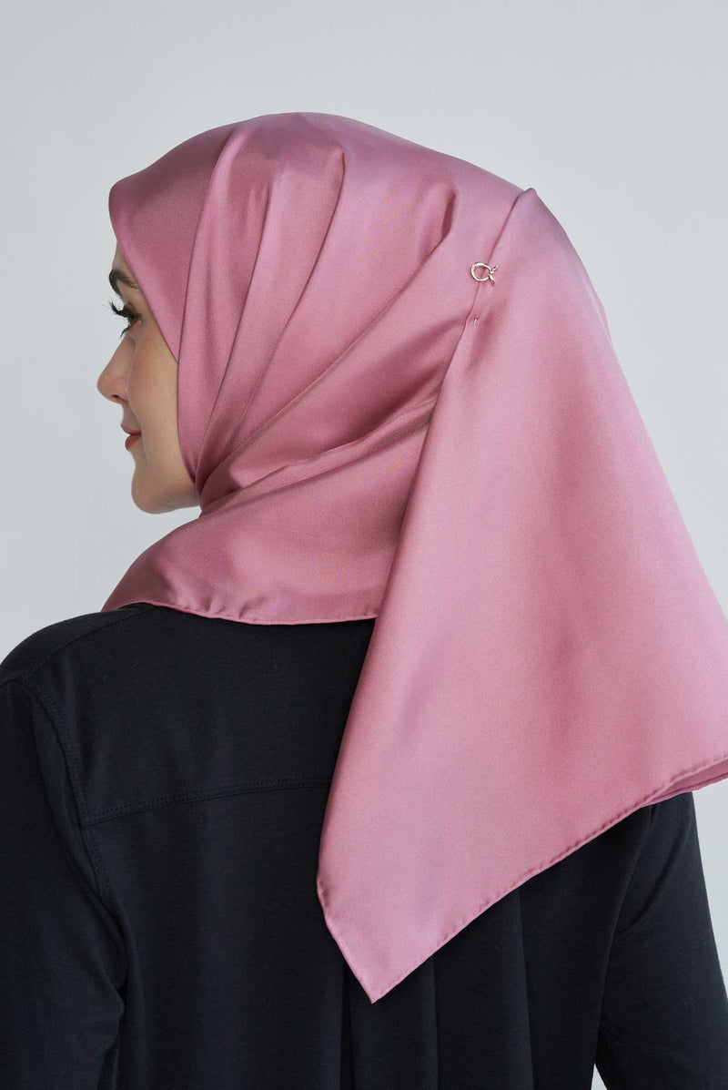 text -- shimmering mute pink