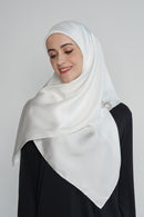 text -- shimmering off white
