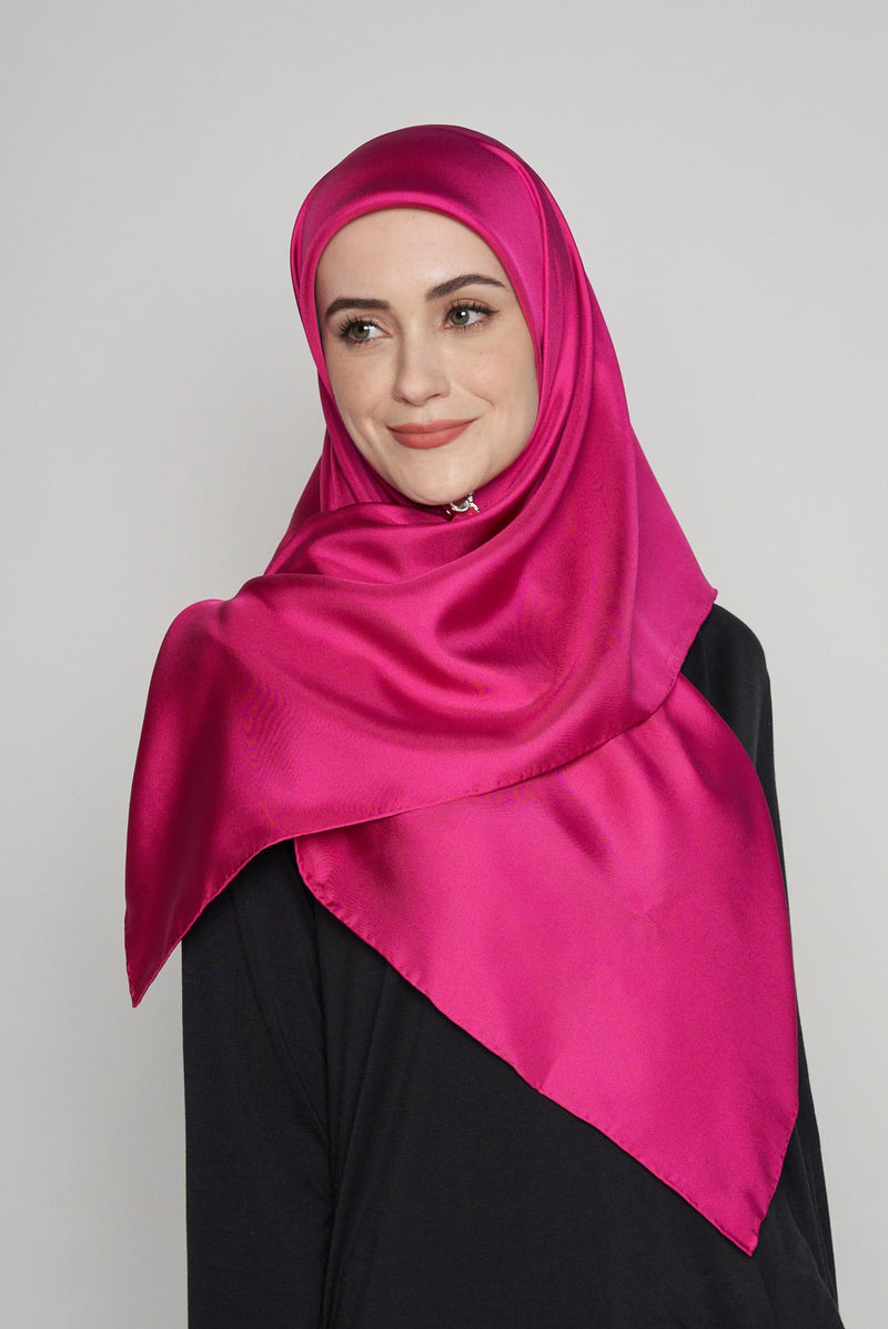 text -- shimmering deep fuchsia