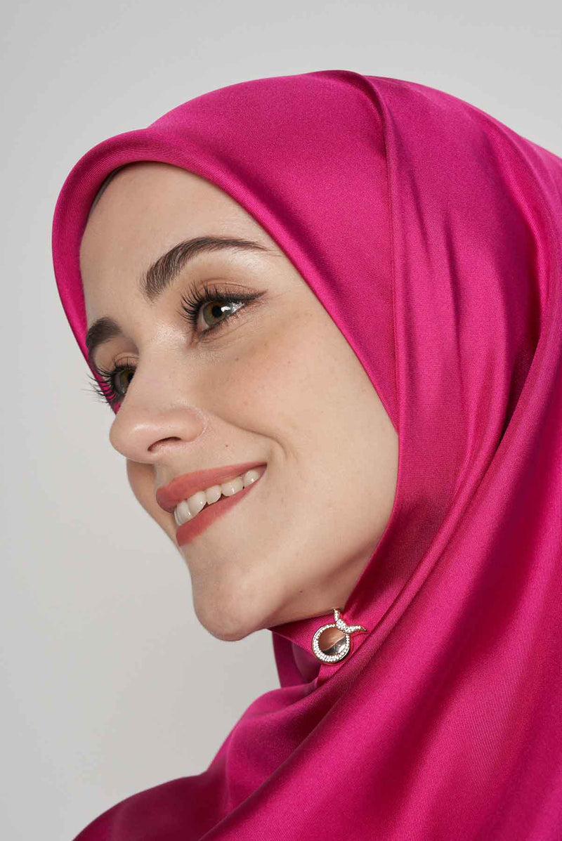 text -- shimmering deep fuchsia
