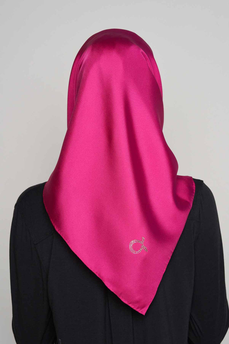 text -- shimmering deep fuchsia