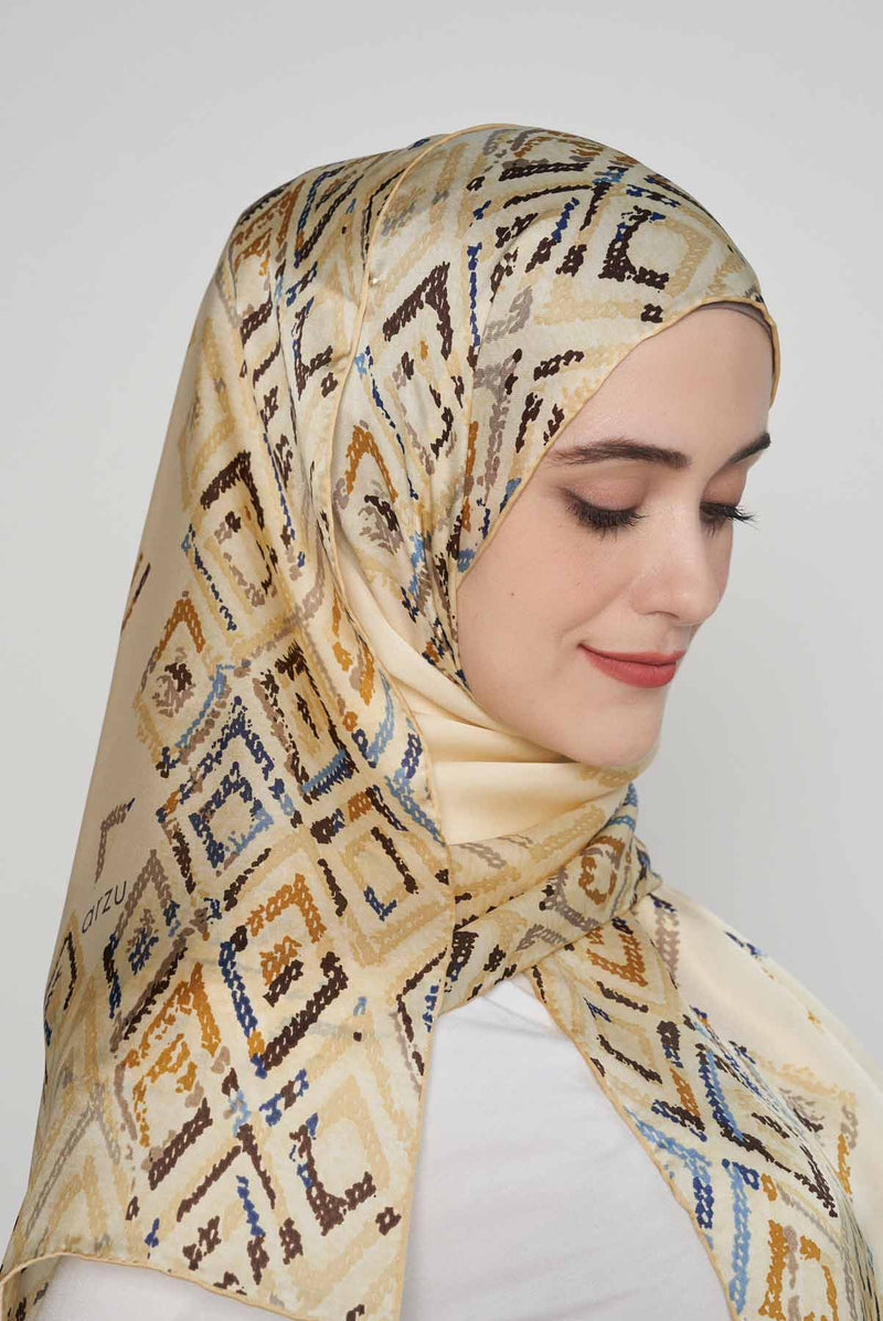 text -- diamond soft yellow