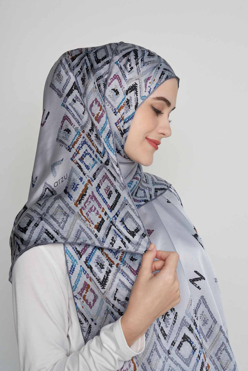 text -- diamond grey