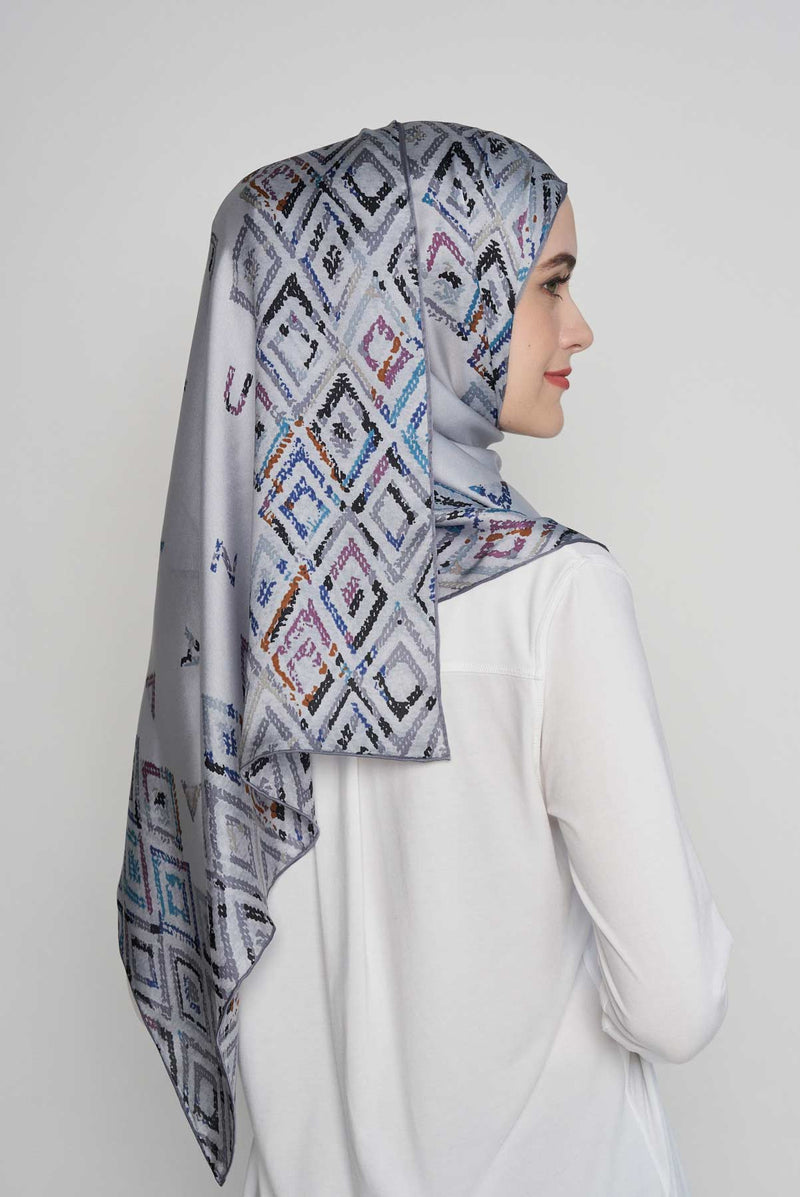 text -- diamond grey