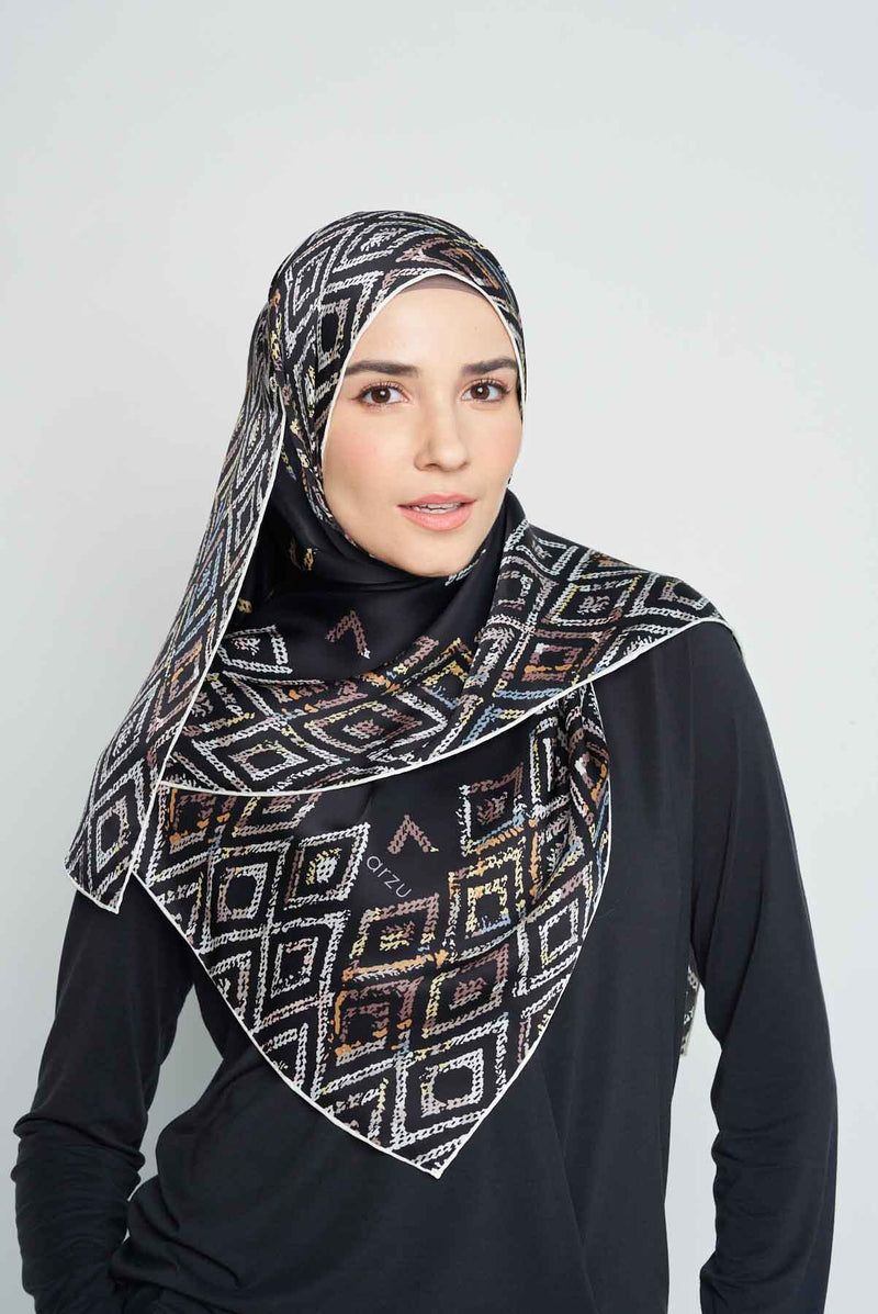 text -- diamond sophisticated black