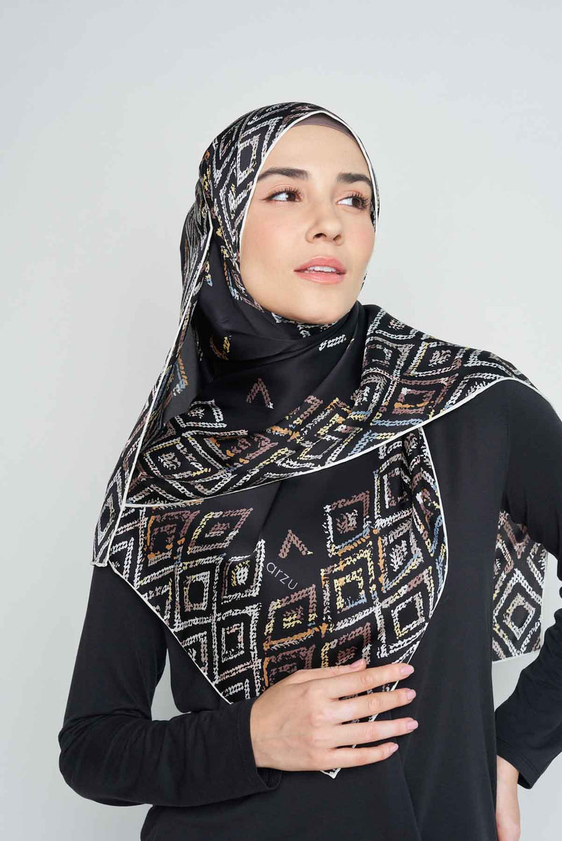 text -- diamond sophisticated black