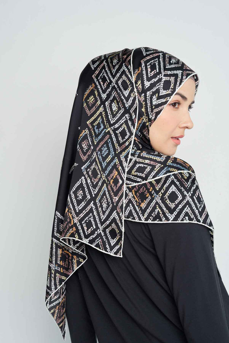 text -- diamond sophisticated black