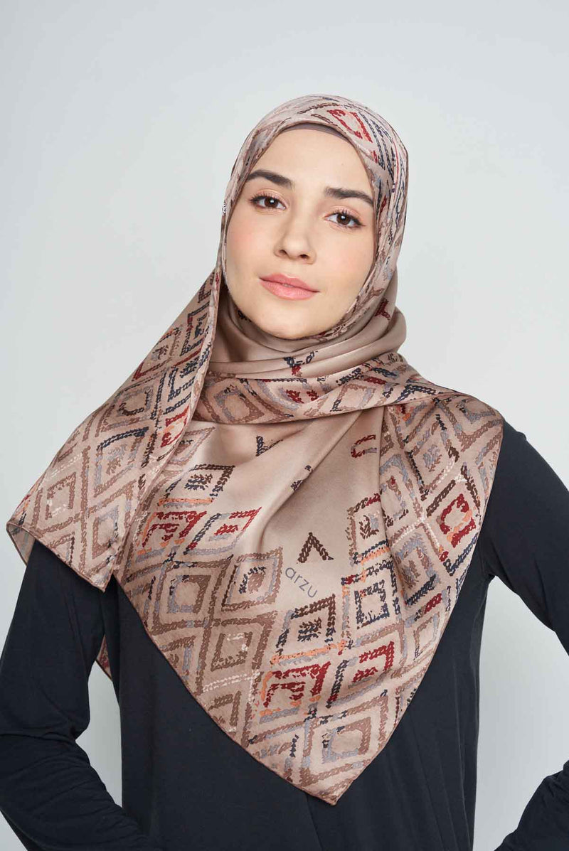 text -- diamond nude brown