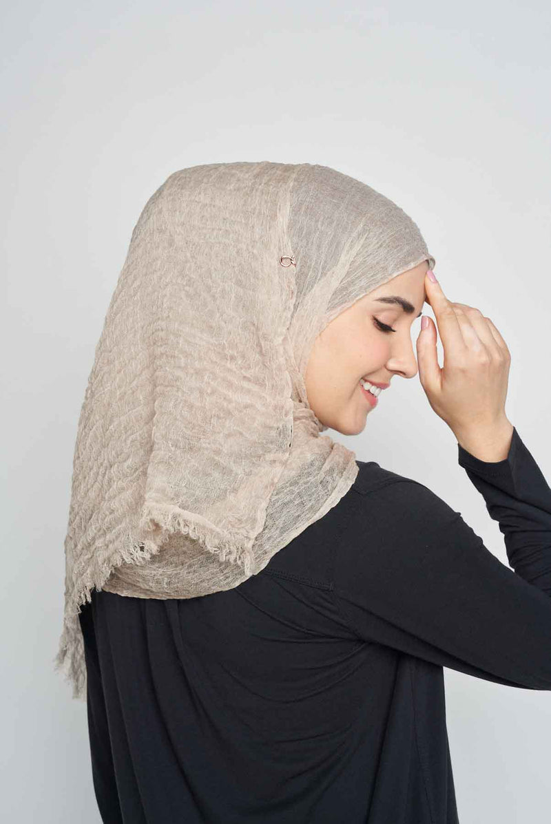 text -- wool etoupe