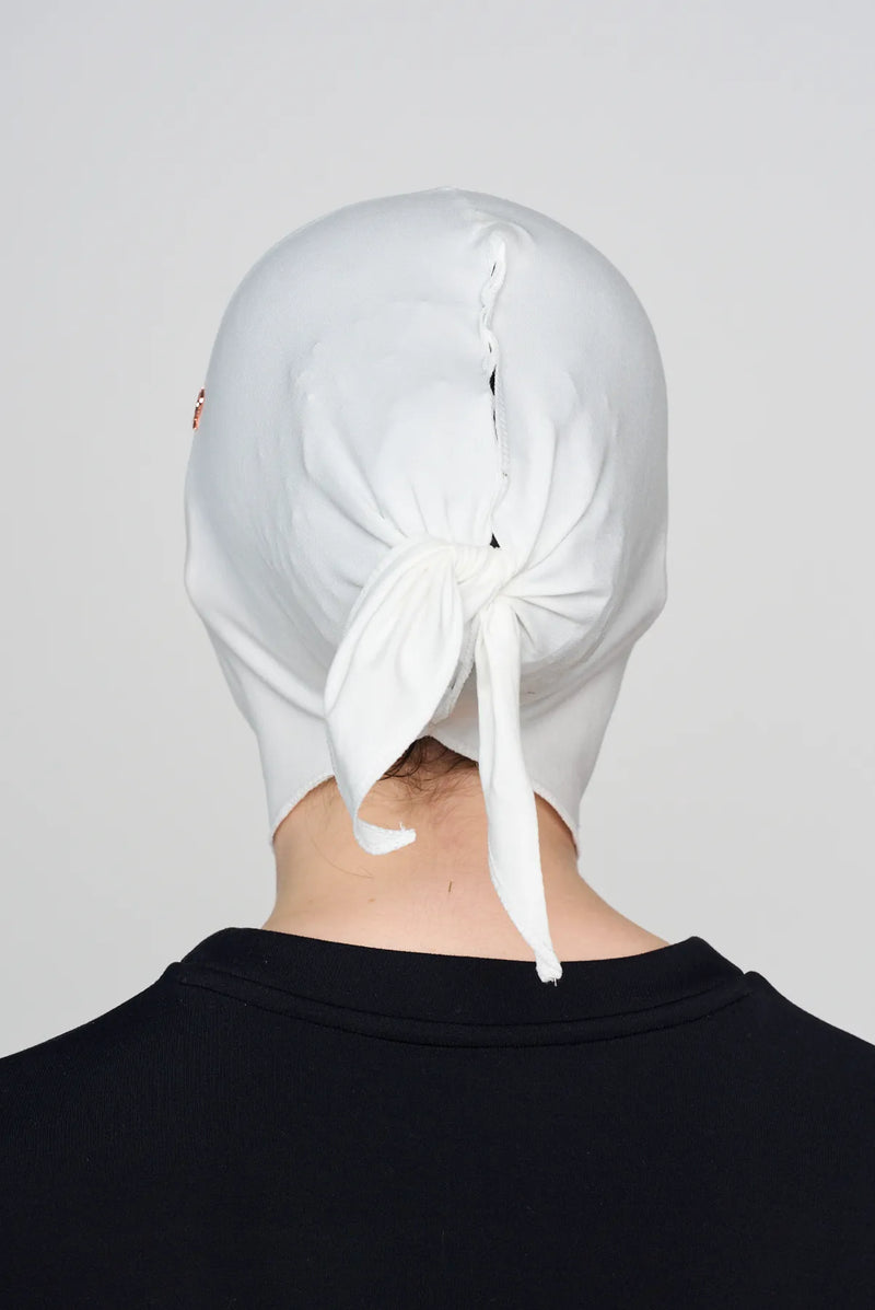 text -- off white