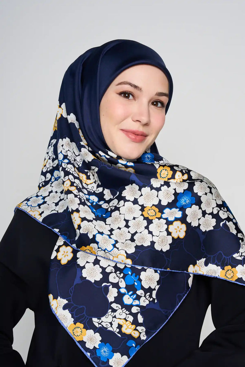 petal powerhouse square TWILL SILK Medium