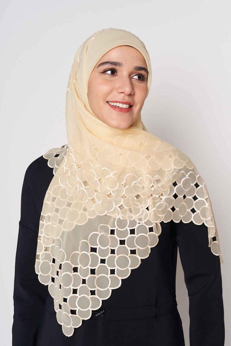text -- beaded cream