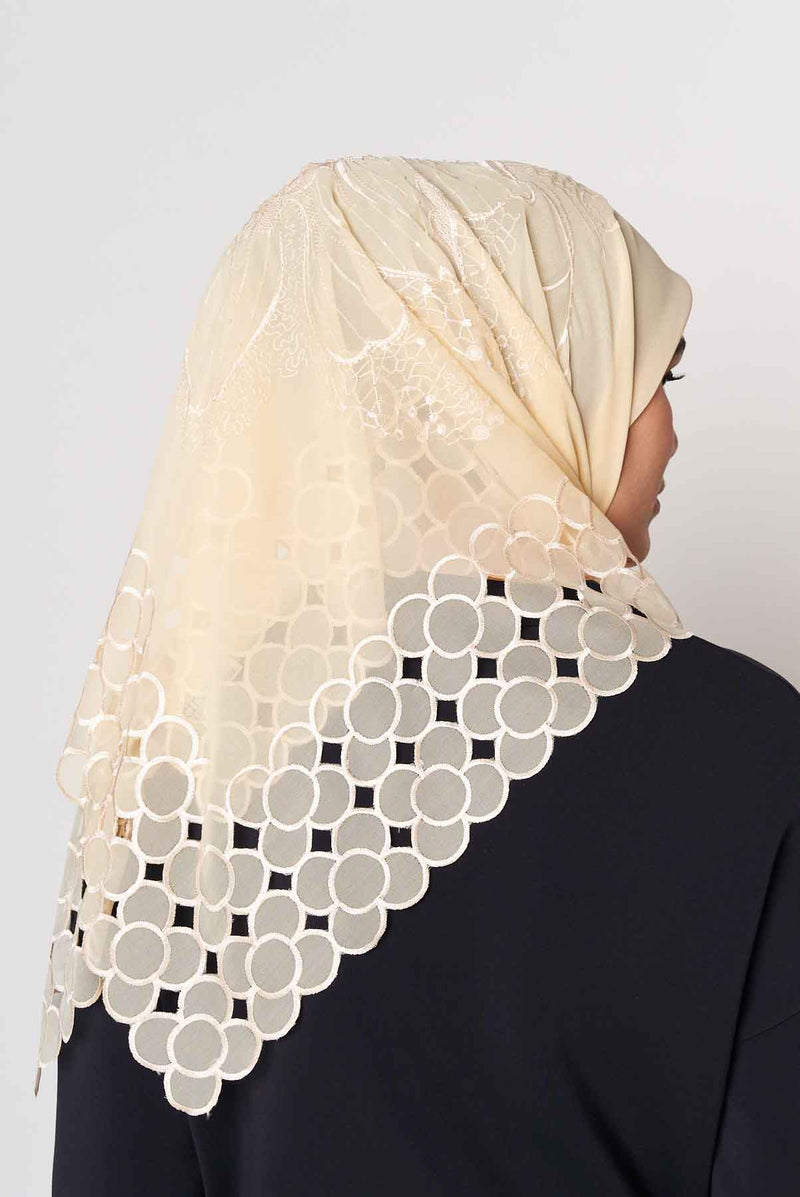 text -- beaded cream