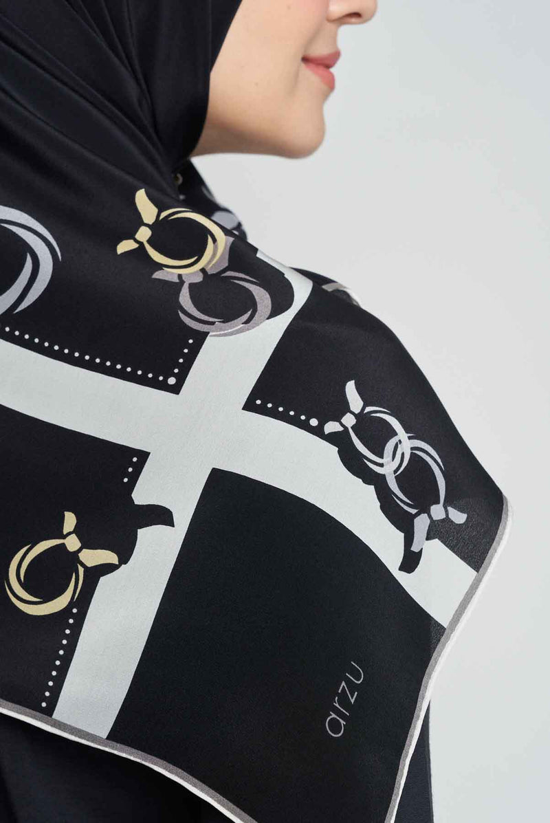 text -- knot sophisticated black
