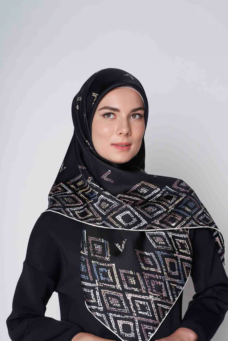 diamond lattices are forever square TWILL SILK Large