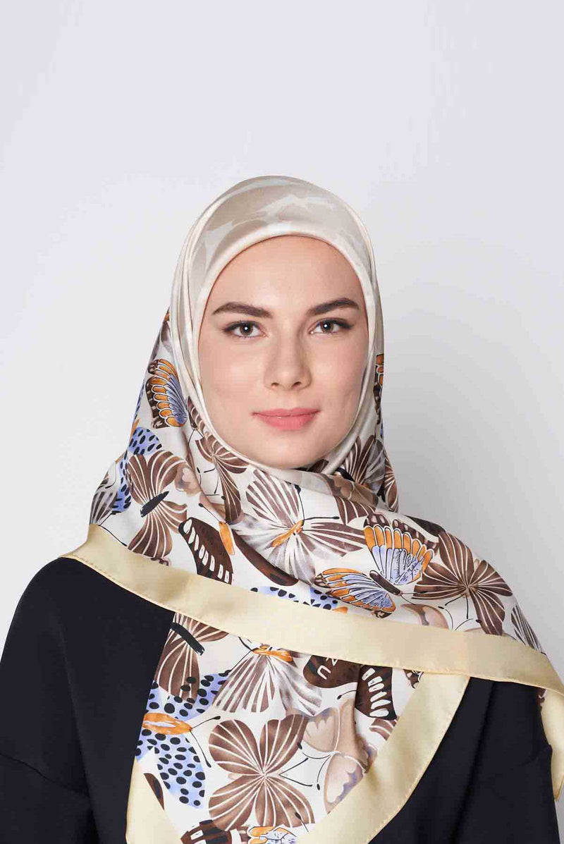butterfly kisses square TWILL SILK Medium