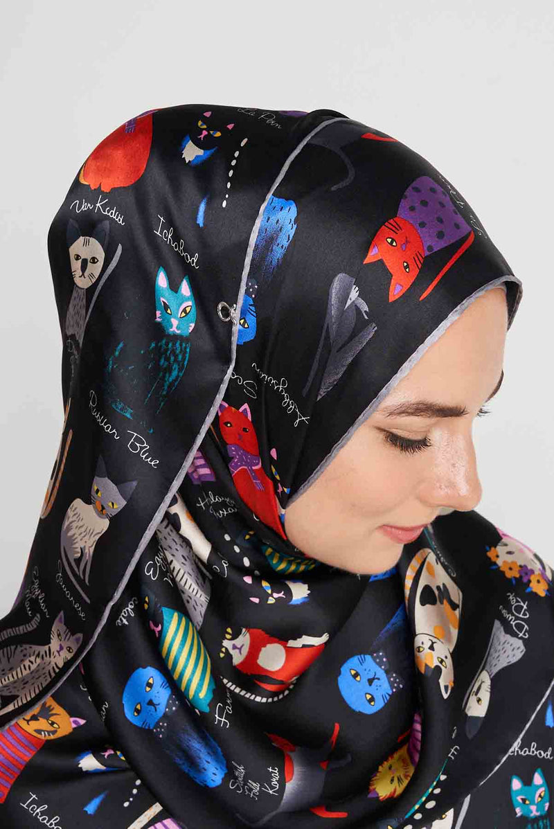 text -- cats multi black