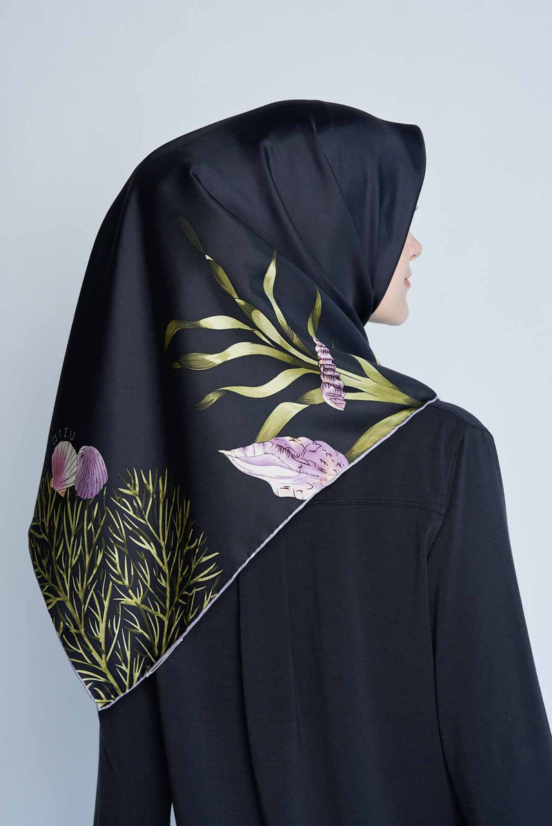 text -- siren sophisticated black