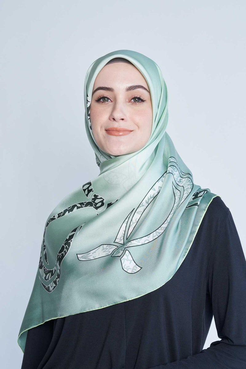 every knot has a silver lining square TWILL SILK Large