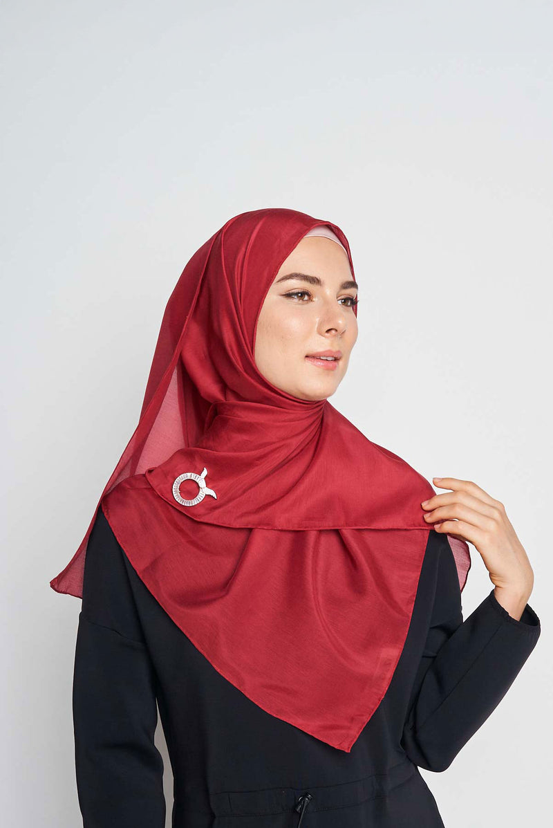 the good wrinkles scarf SILKOT hand-rolled hem