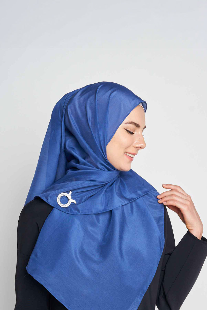 the good wrinkles scarf SILKOT hand-rolled hem