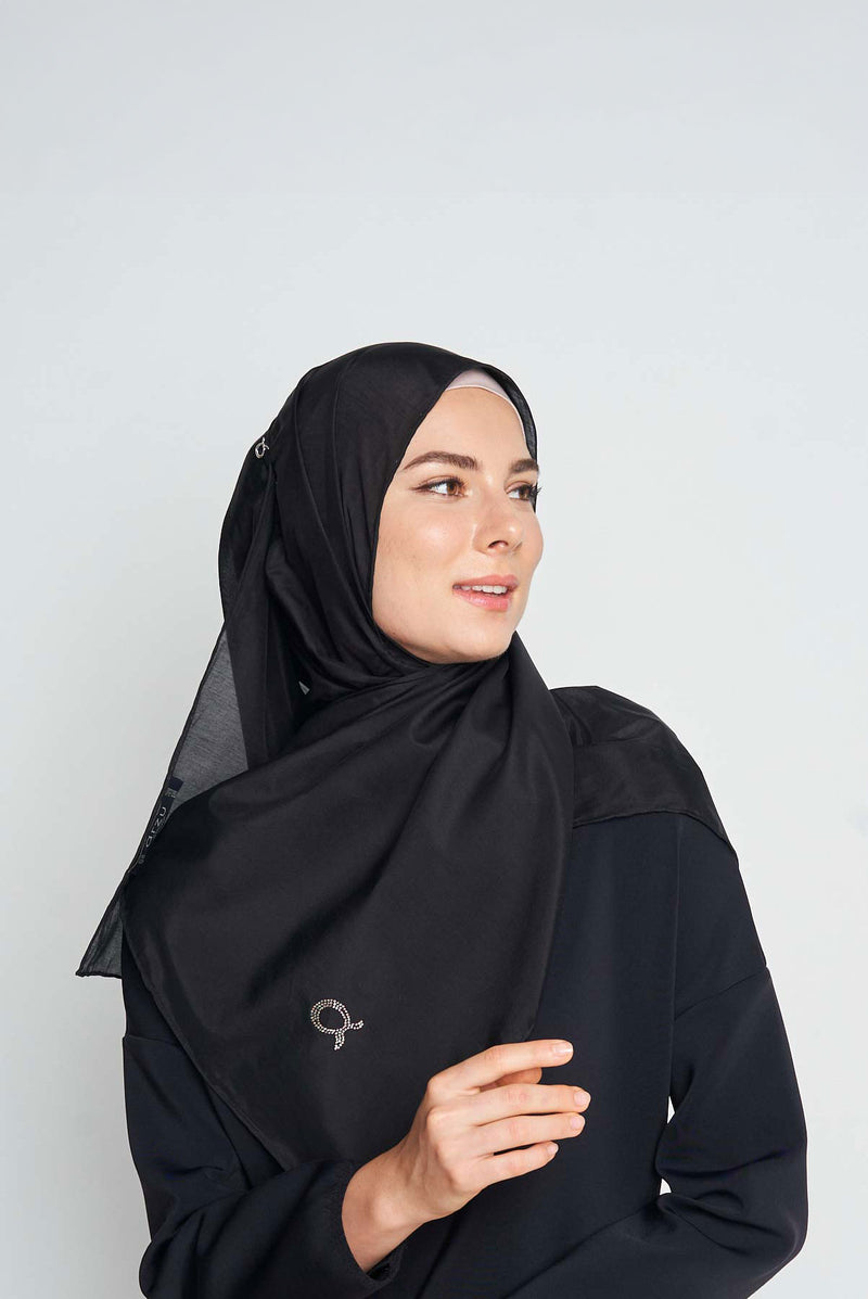 the good wrinkles scarf SILKOT hand-rolled hem