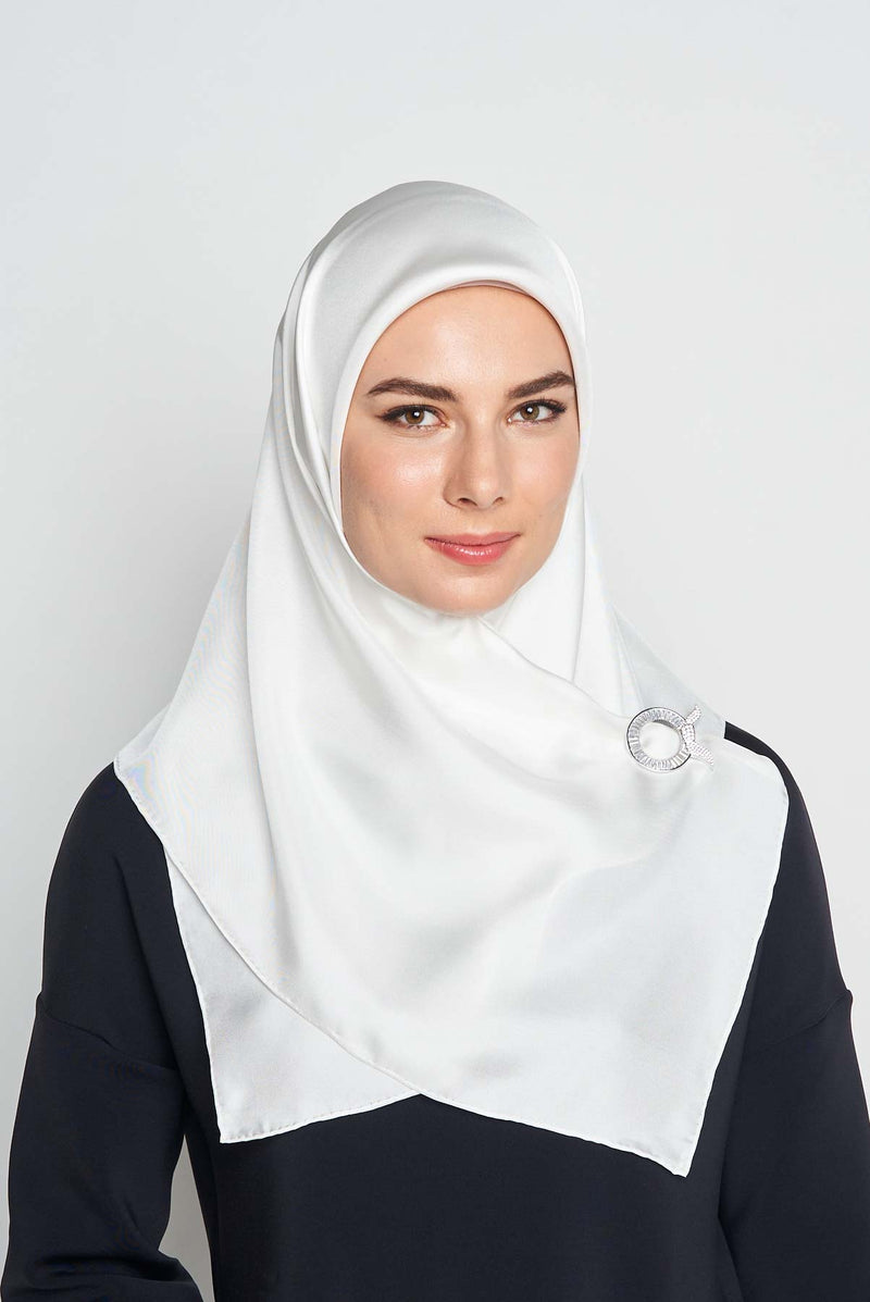 text -- shimmering lily white