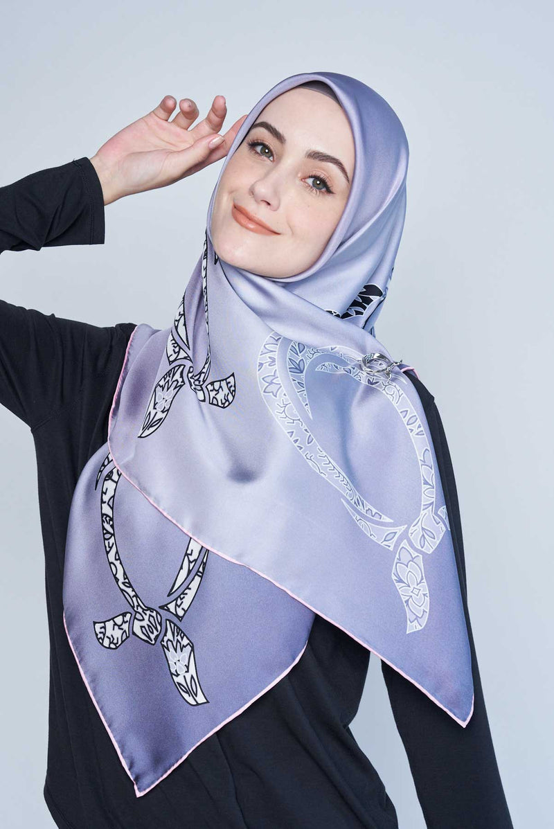 text -- arzu knot grey