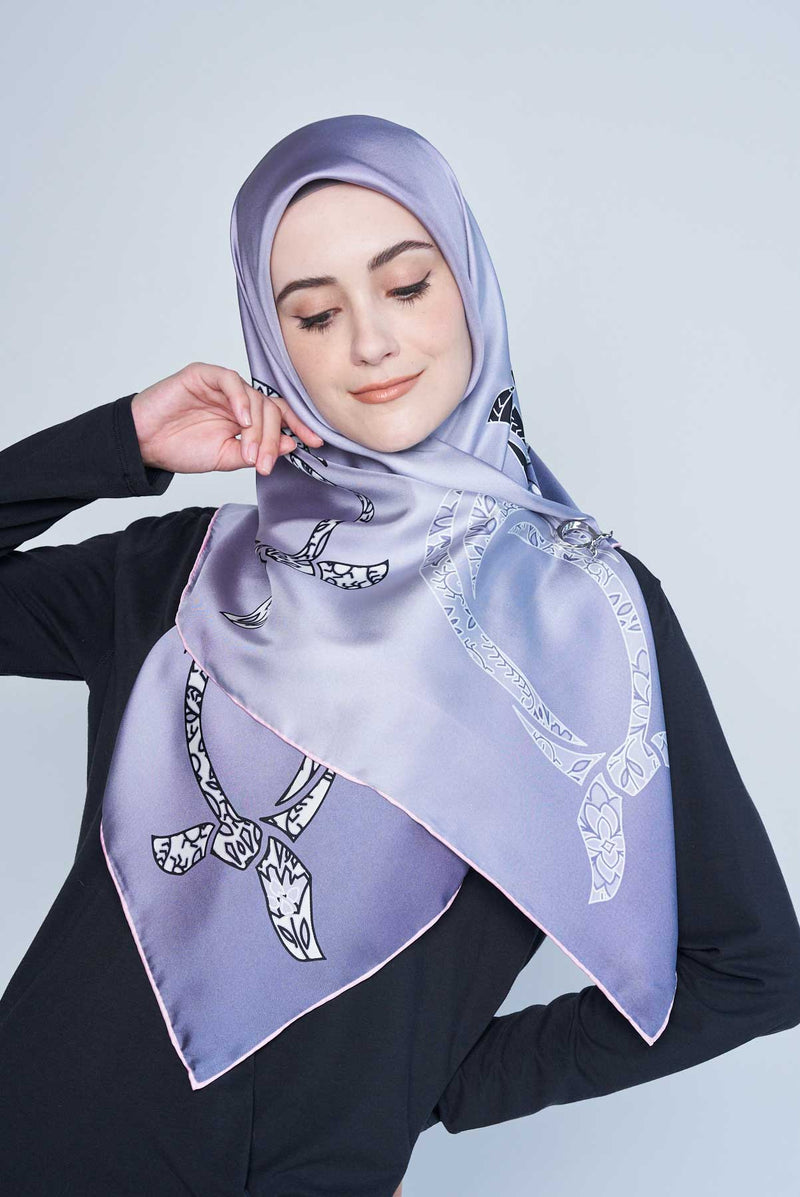 text -- arzu knot grey