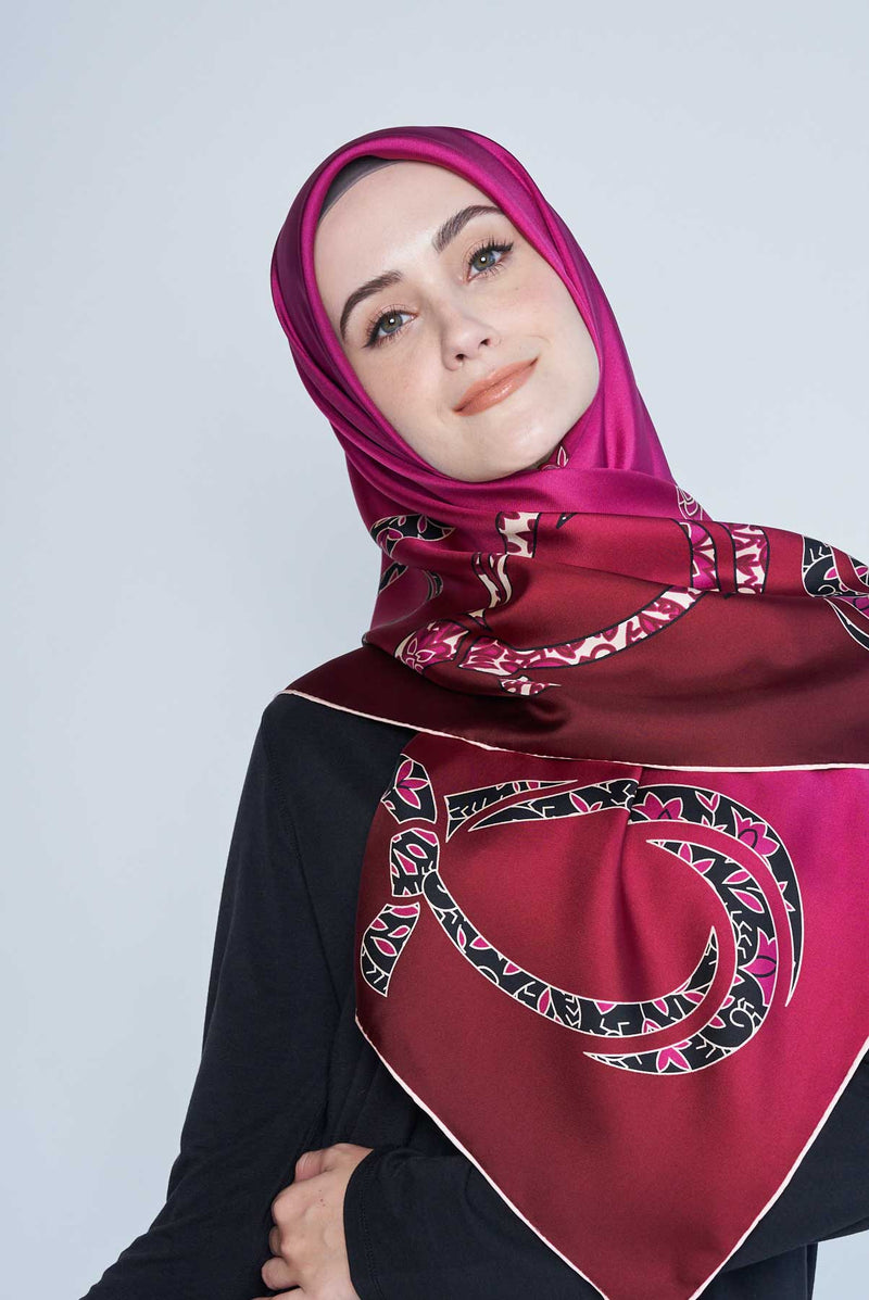 text -- arzu knot magenta