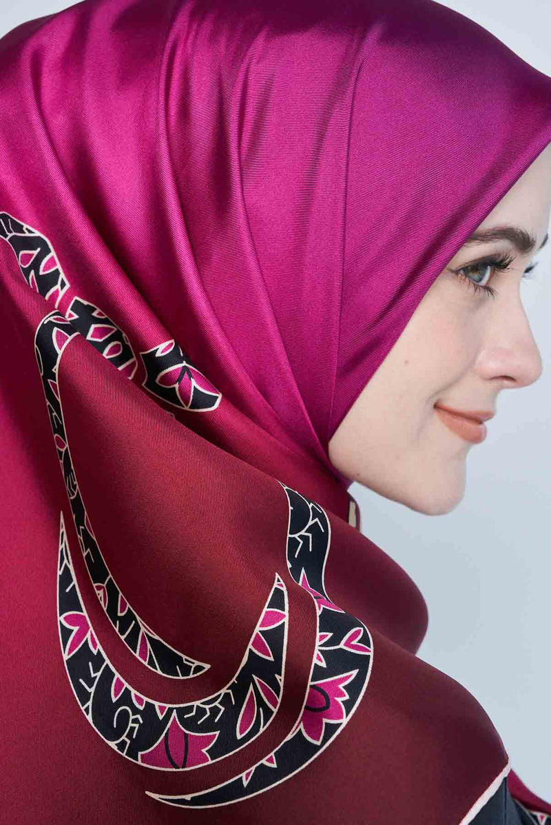 text -- arzu knot magenta