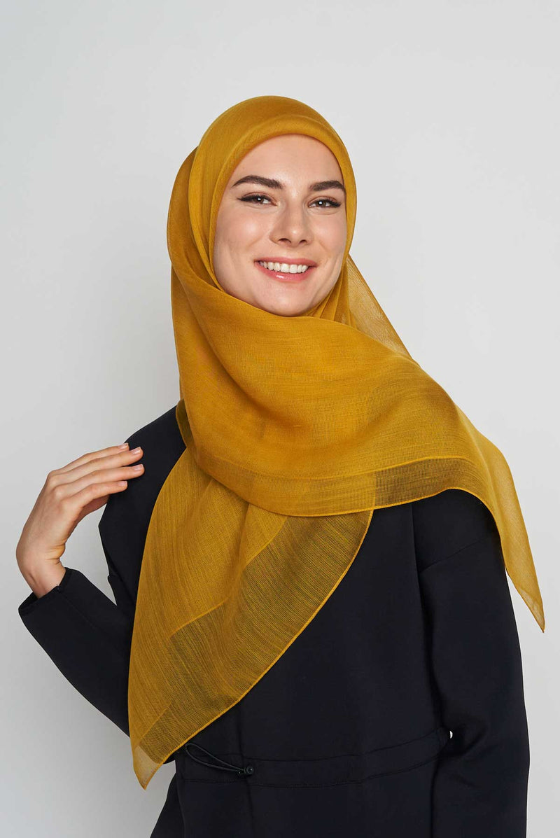 text -- cashmere gold