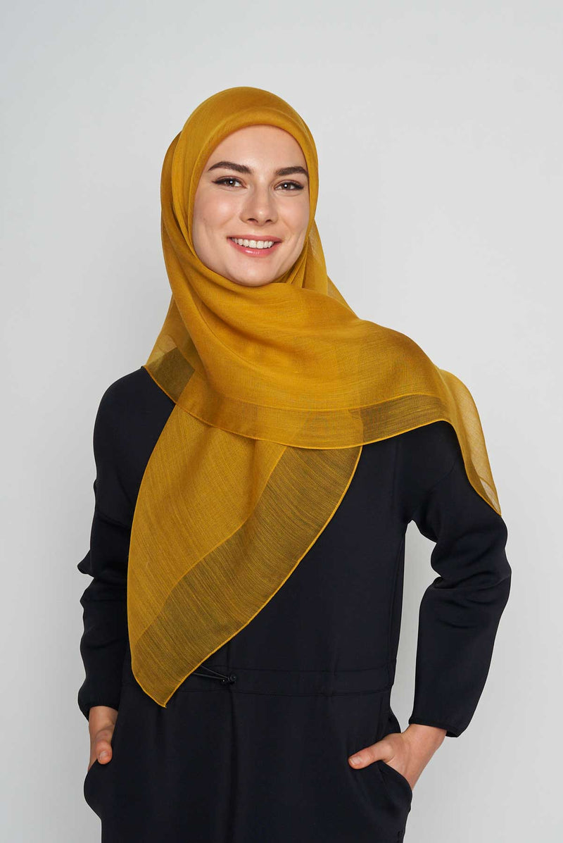 text -- cashmere gold