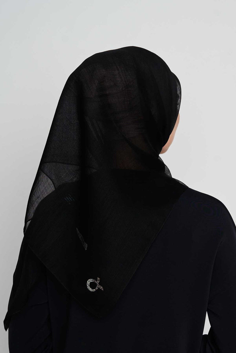 text -- cashmere sophisticated black
