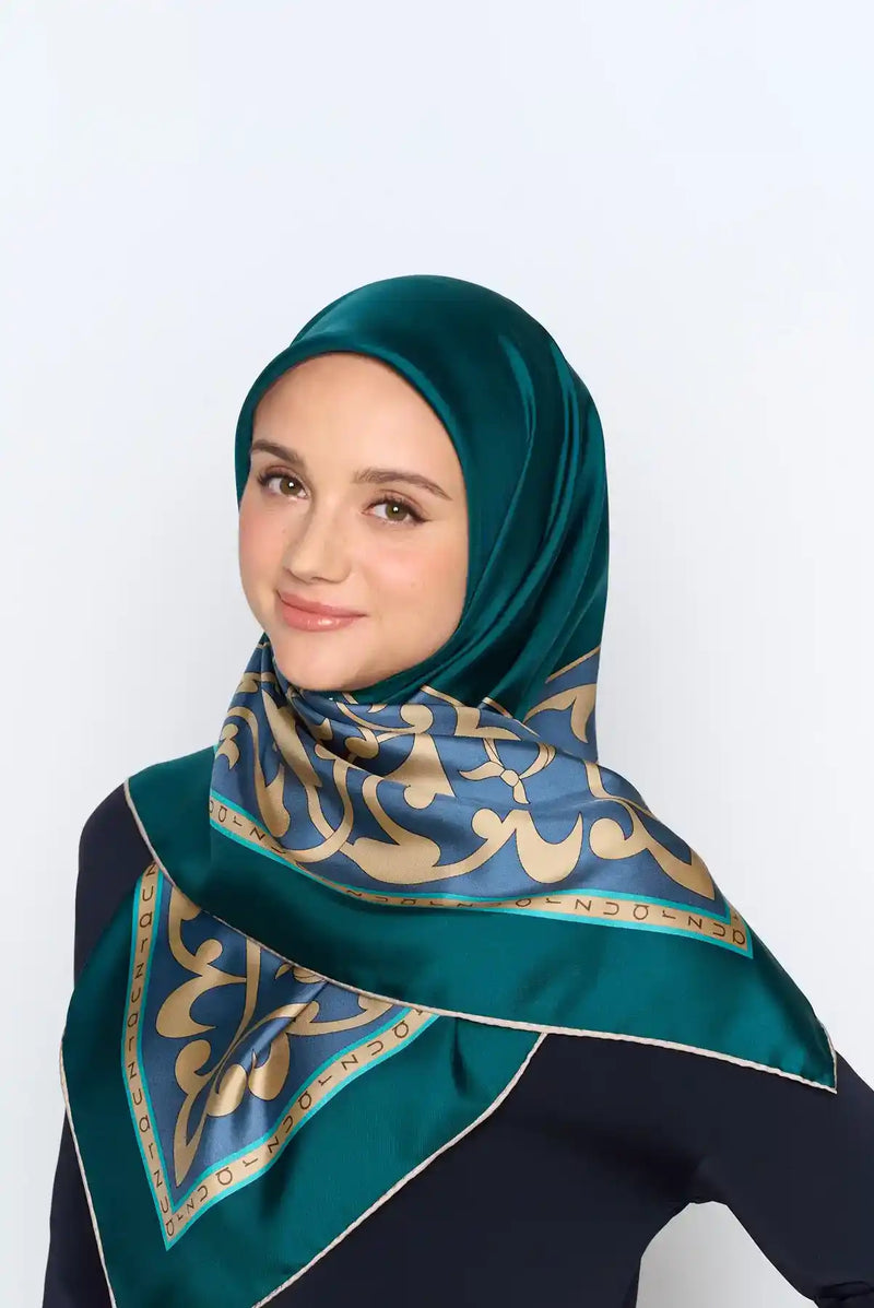 go ornamental square V2 TWILL SILK Medium