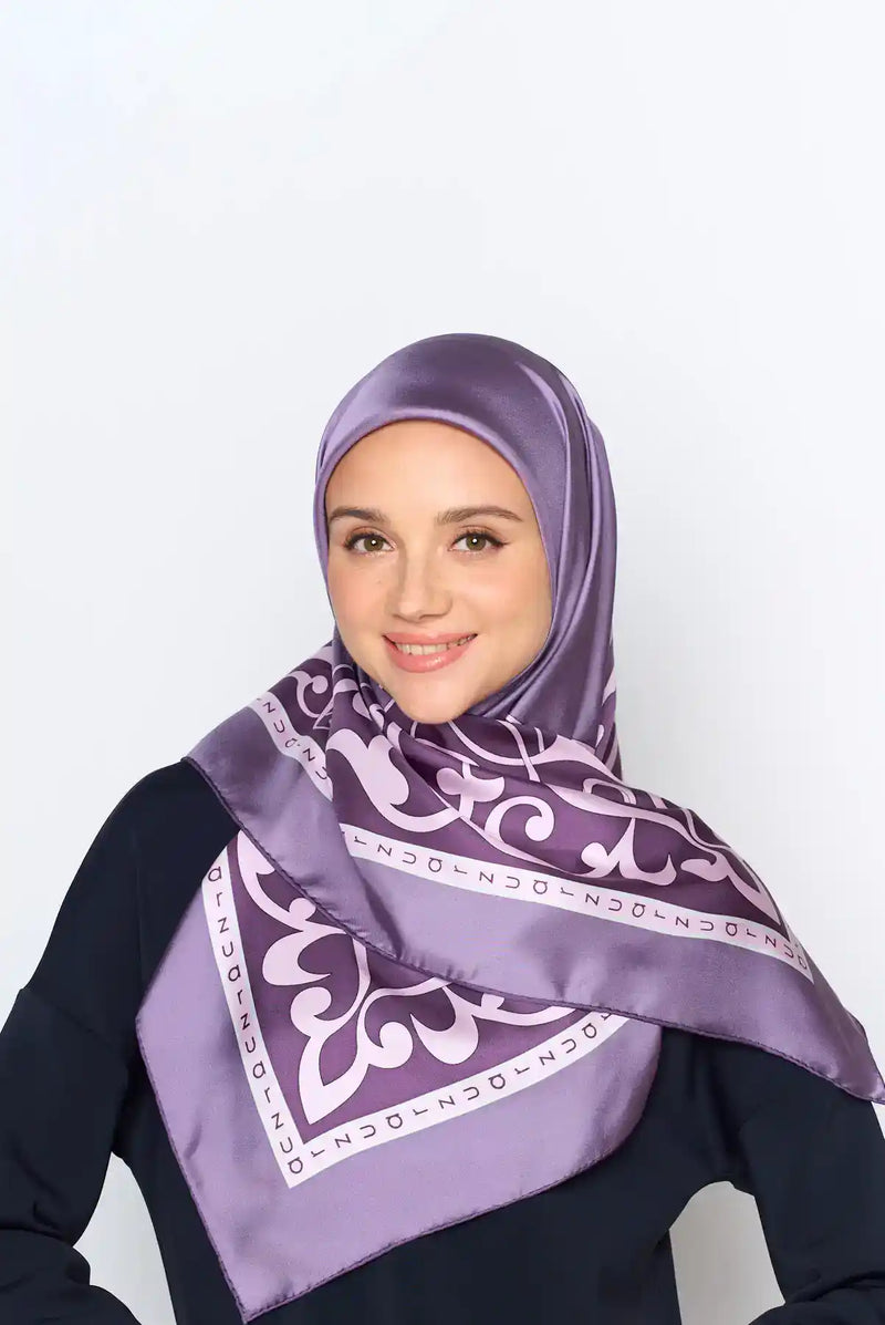 go ornamental square V2 TWILL SILK Medium