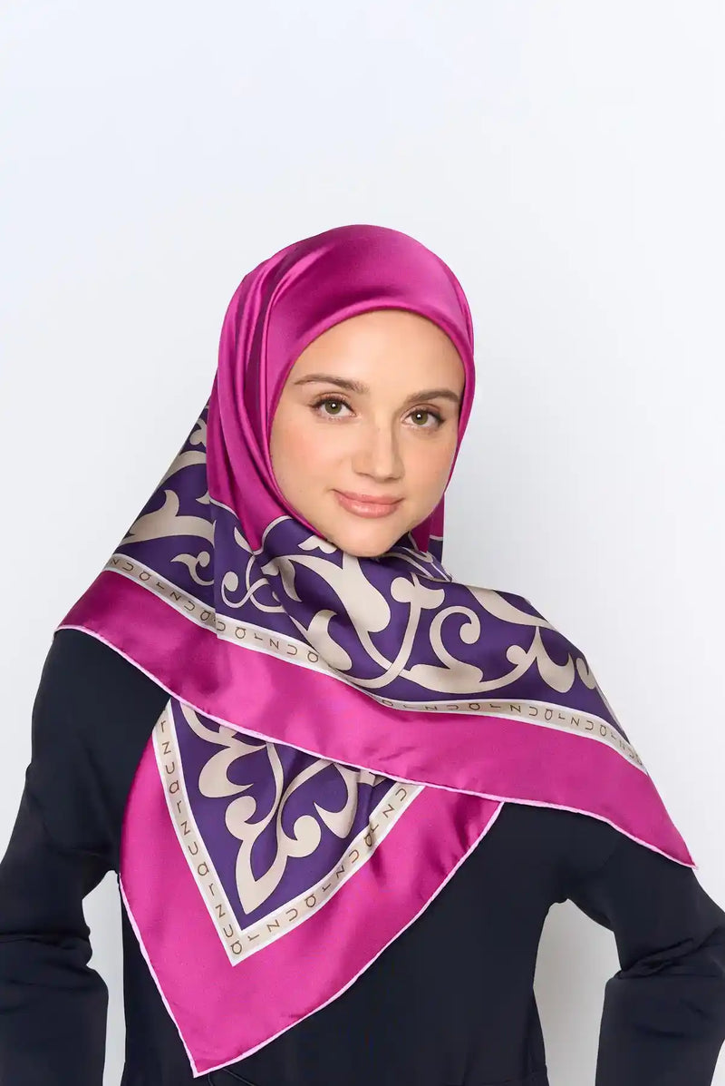 go ornamental square V2 TWILL SILK Medium