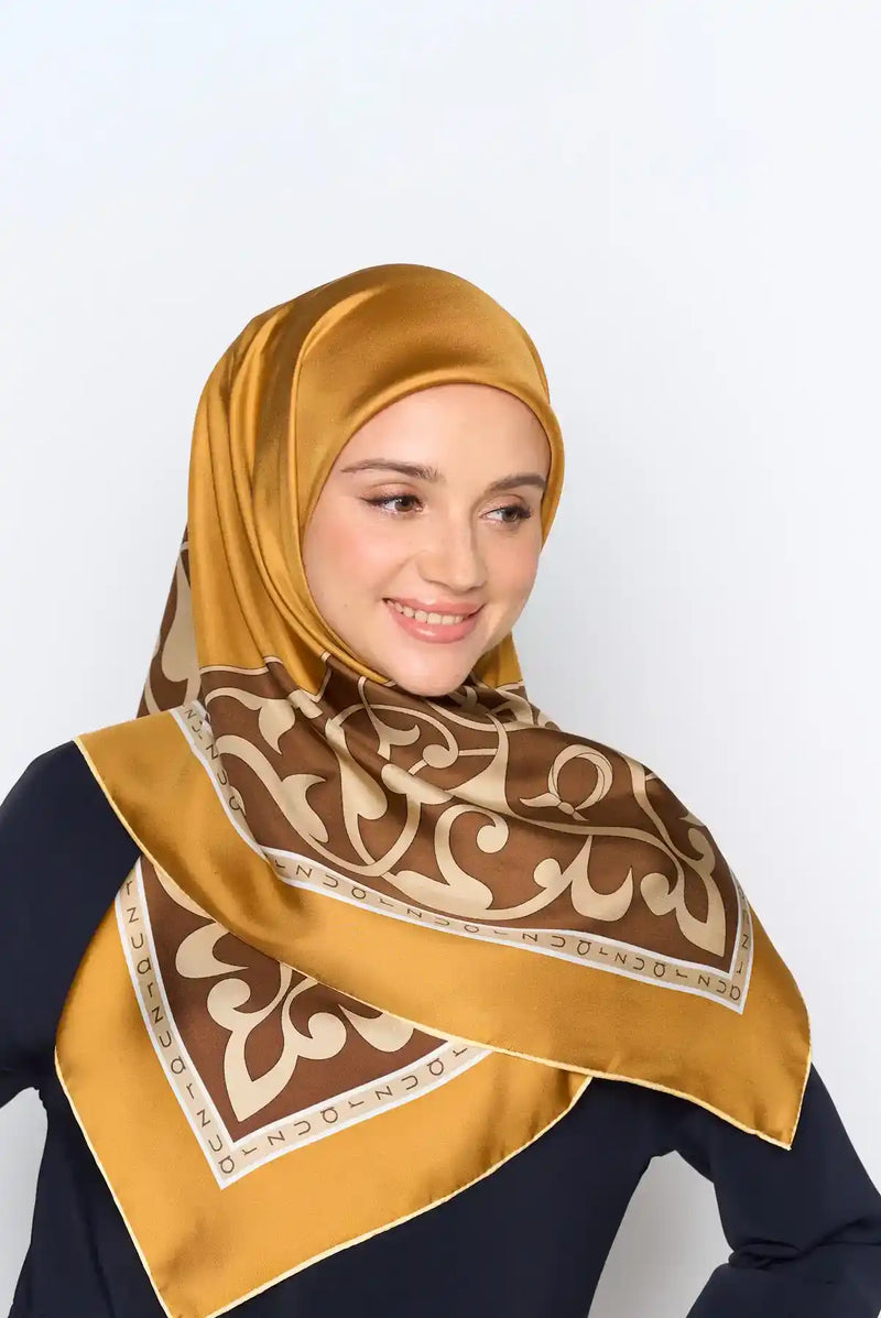 go ornamental square V2 TWILL SILK Medium