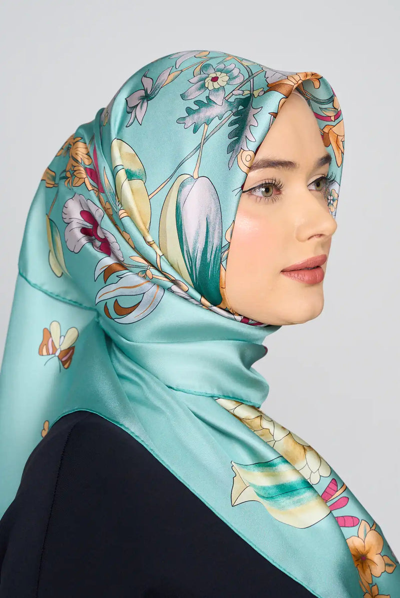 text -- reversible mint and nude