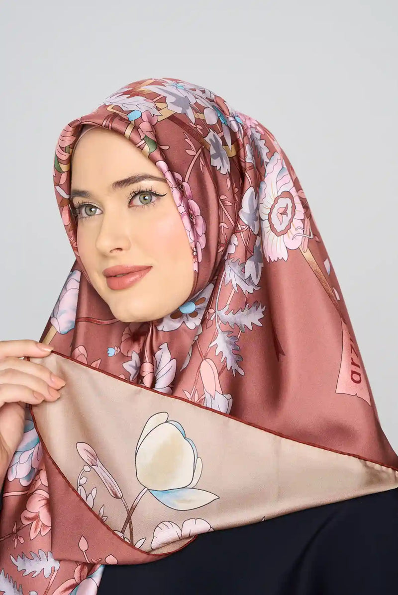text -- reversible mauve and etoupe