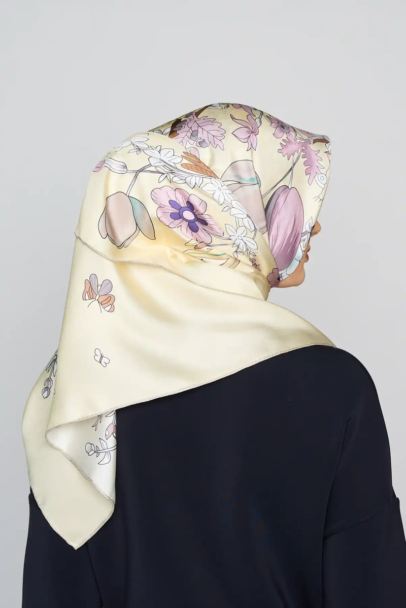 text -- reversible ivory and off white