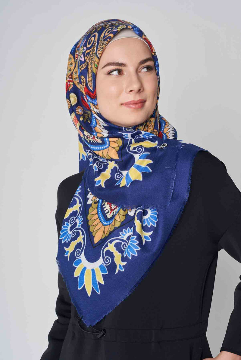 text -- vibrant paisley blue