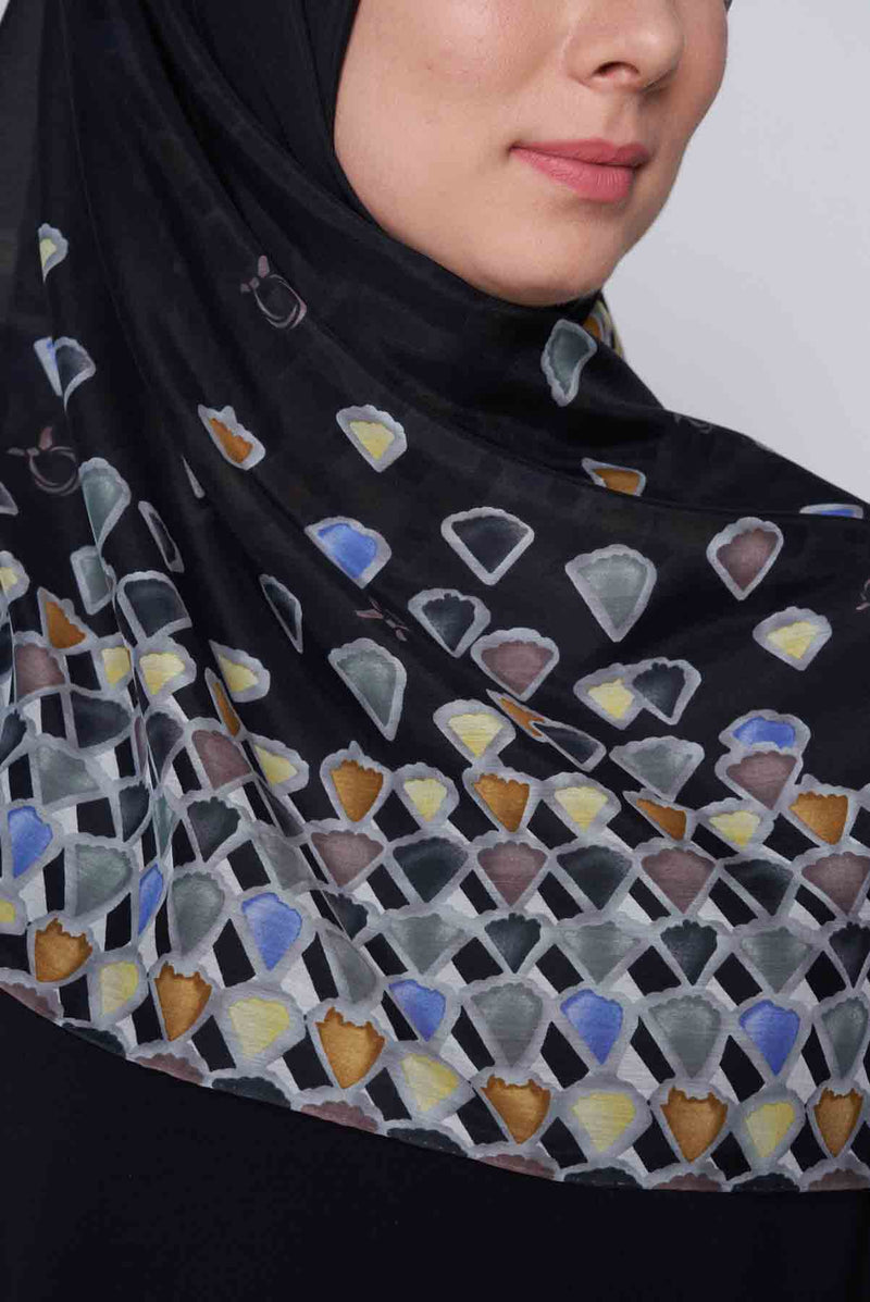 text -- jewel black