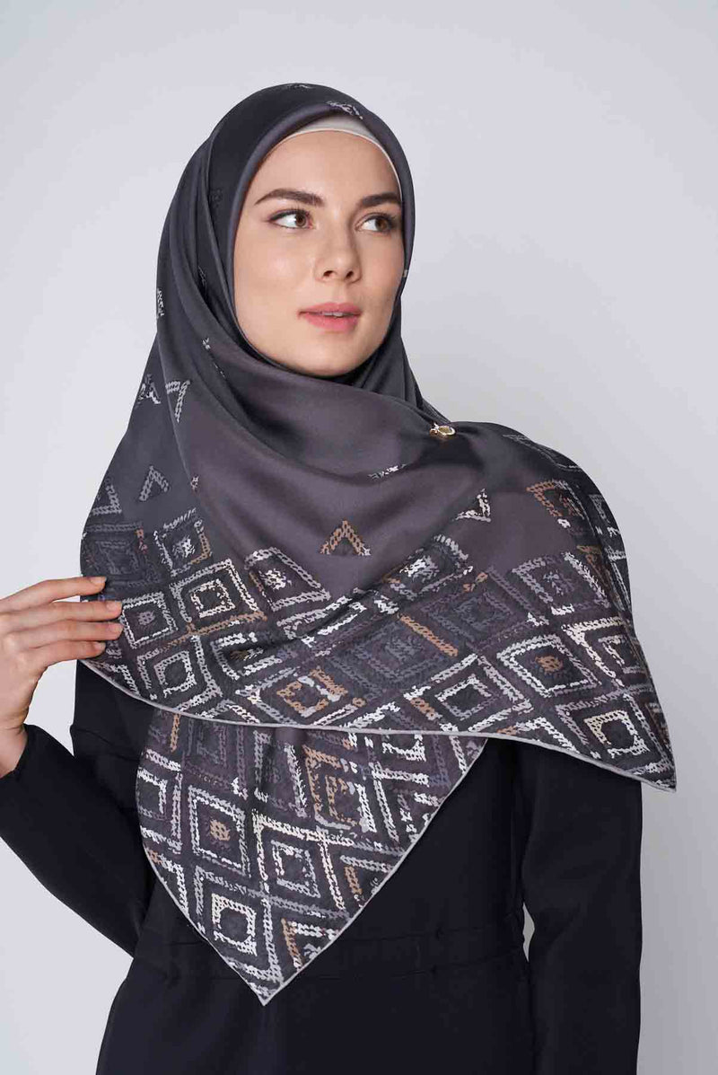 text -- diamond charcoal