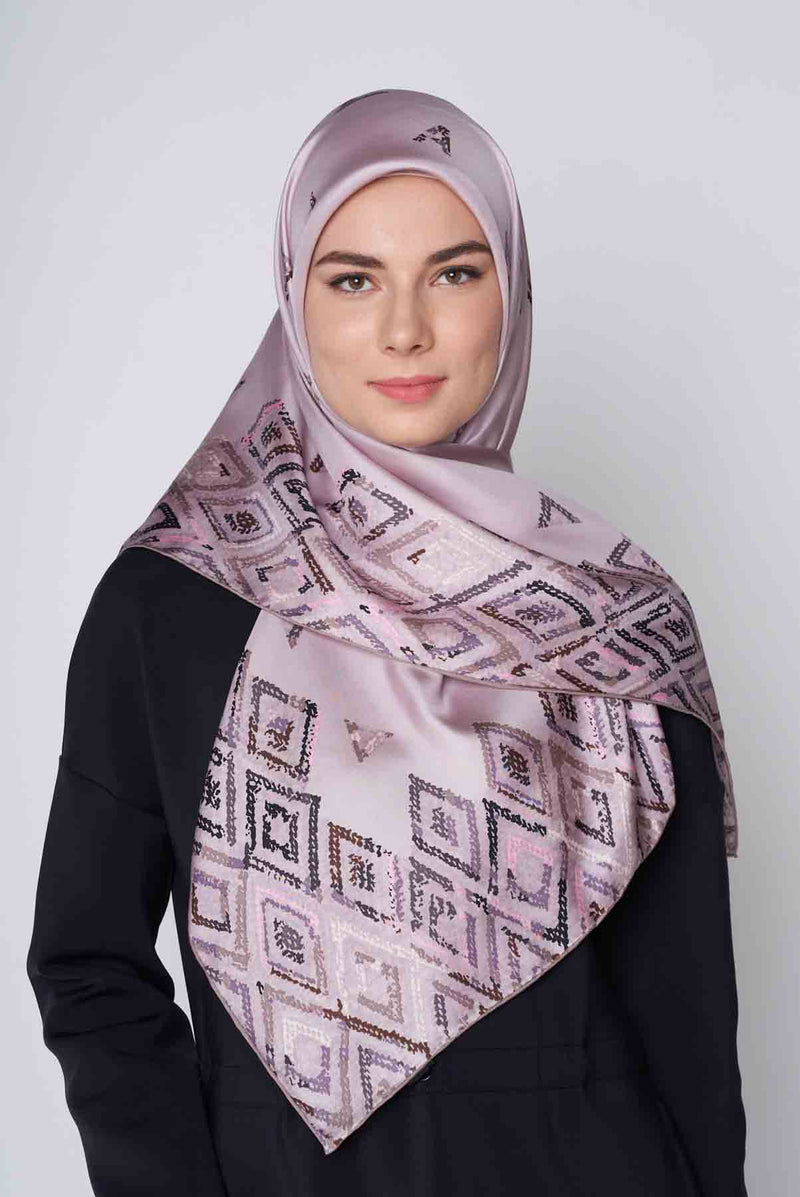 text -- diamond mauve