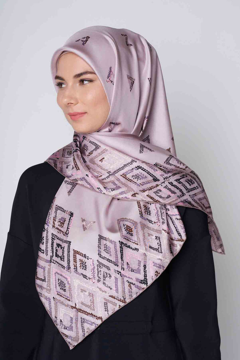 text -- diamond mauve