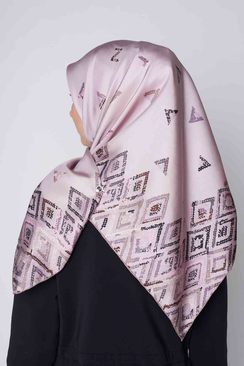 text -- diamond mauve
