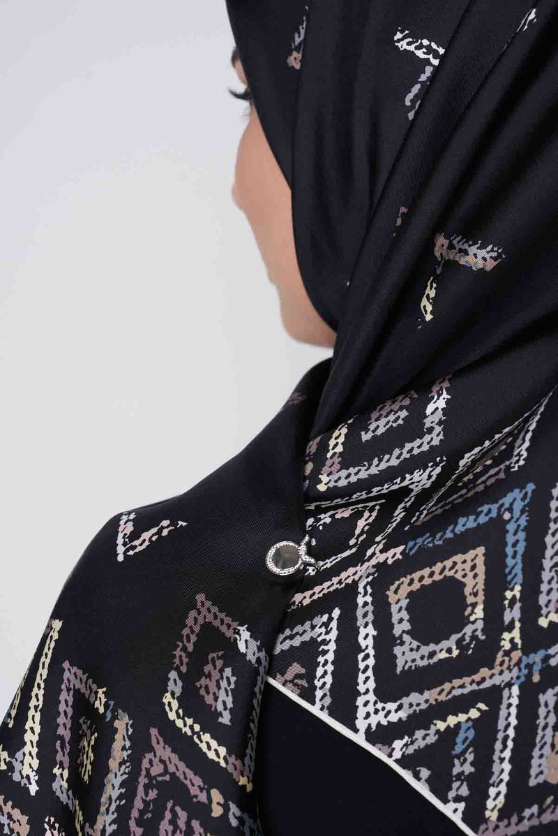 text -- diamond sophisticated black