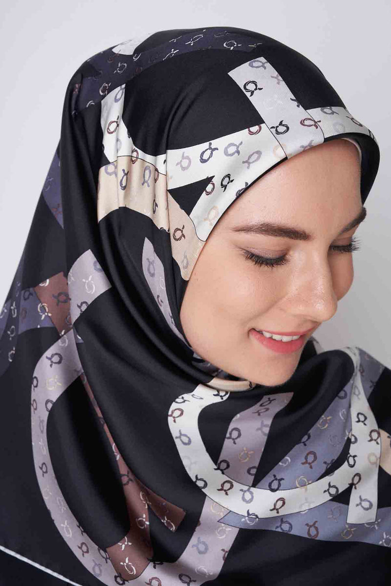 text -- signature sophisticated black
