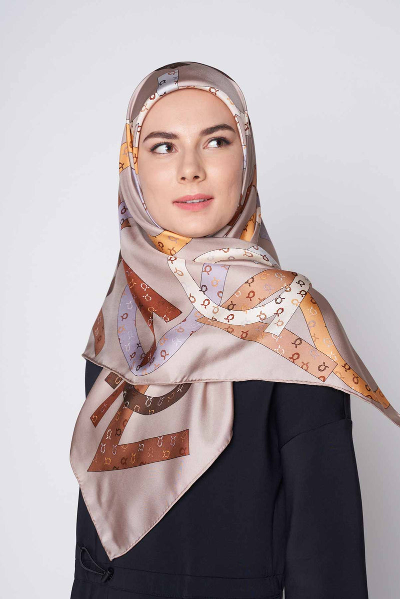text -- signature taupe